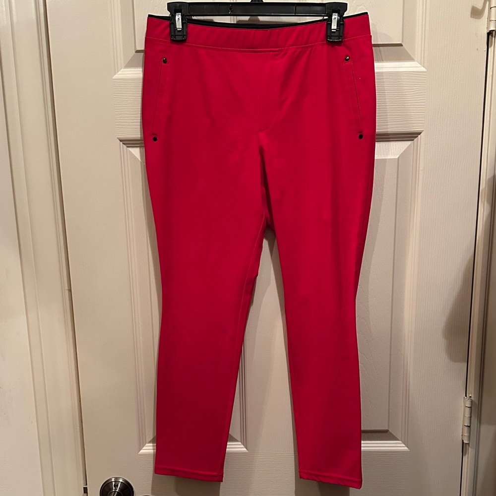HUE Bold Red Leggings